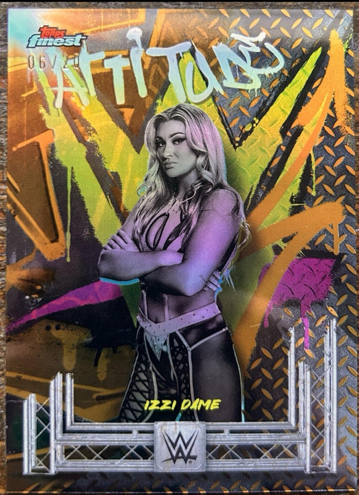 Izzi Dame [Gold Refractor] #251