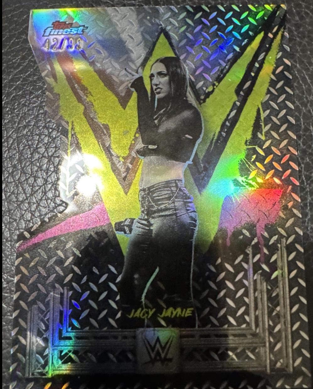 Jacy Jayne [Die-Cut Refractor] #68