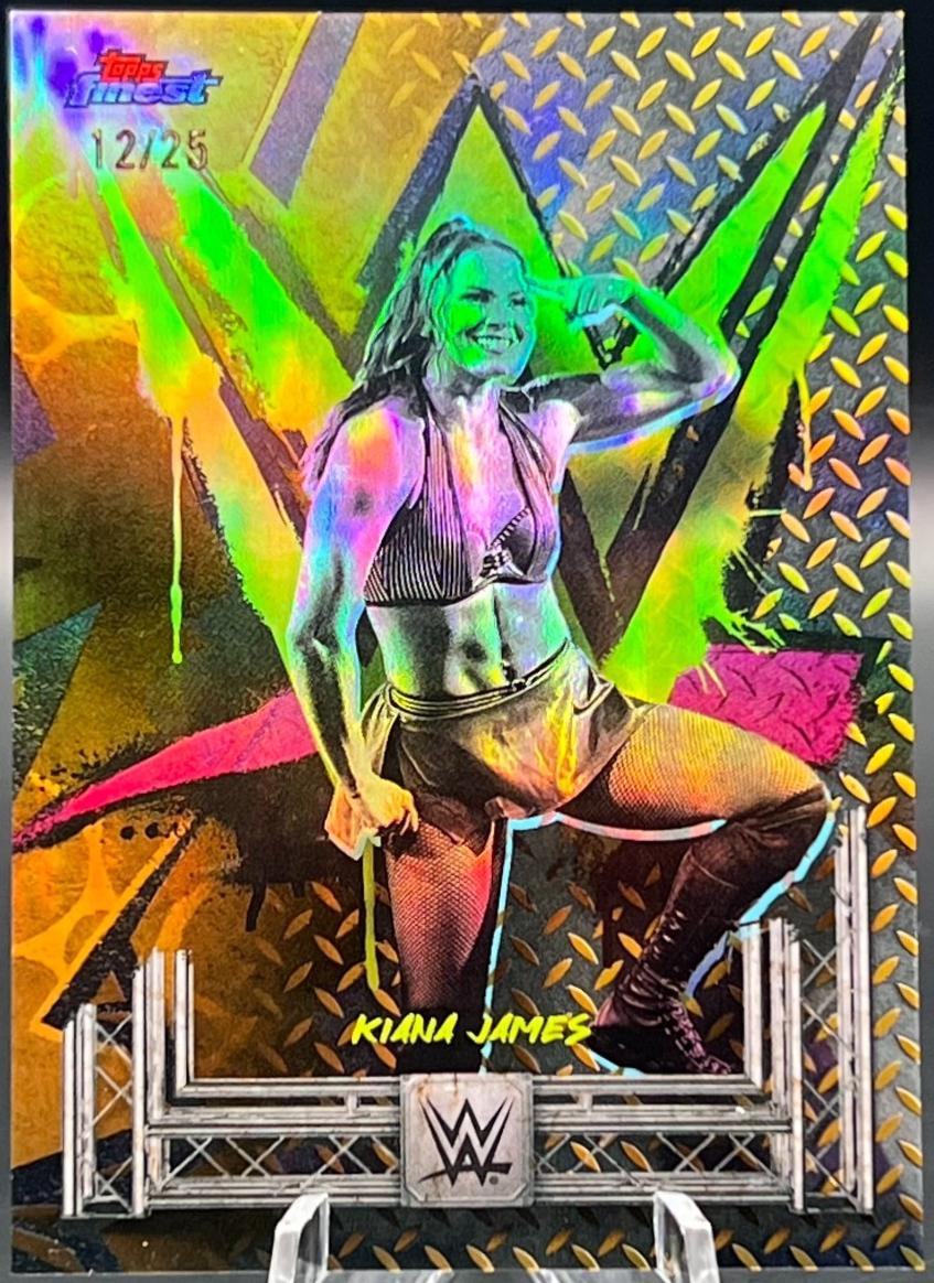 Kiana James [Gold Refractor] #149