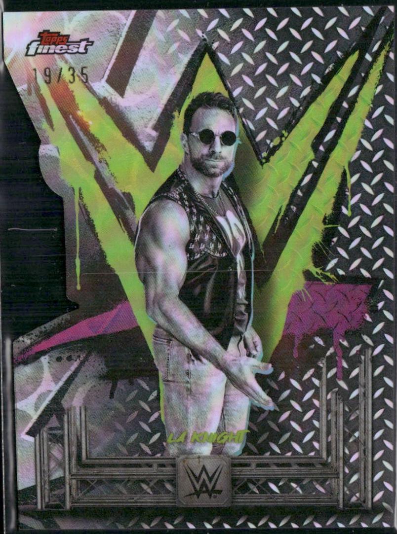 LA Knight [Die-Cut Refractor] #198