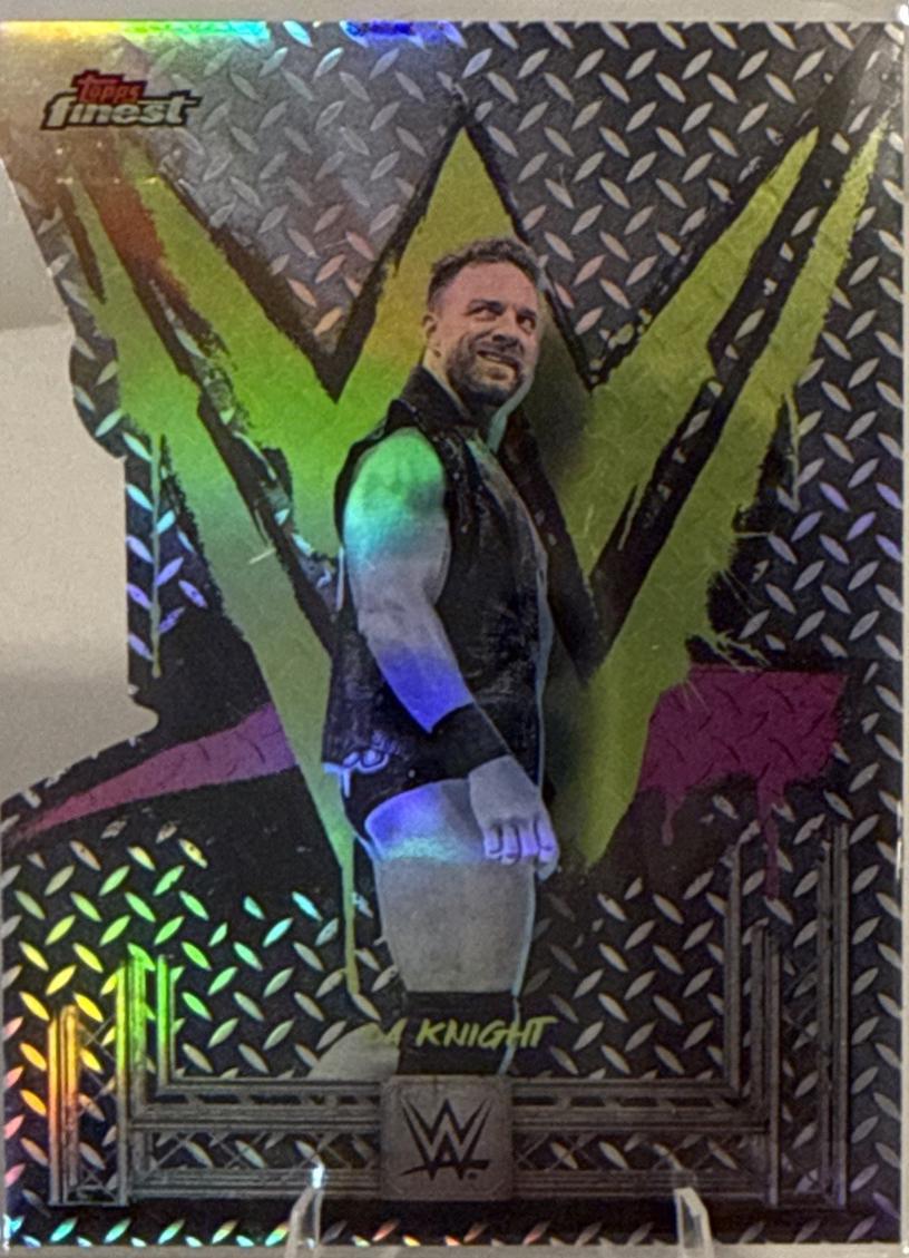 LA Knight [Die-Cut Refractor] #98