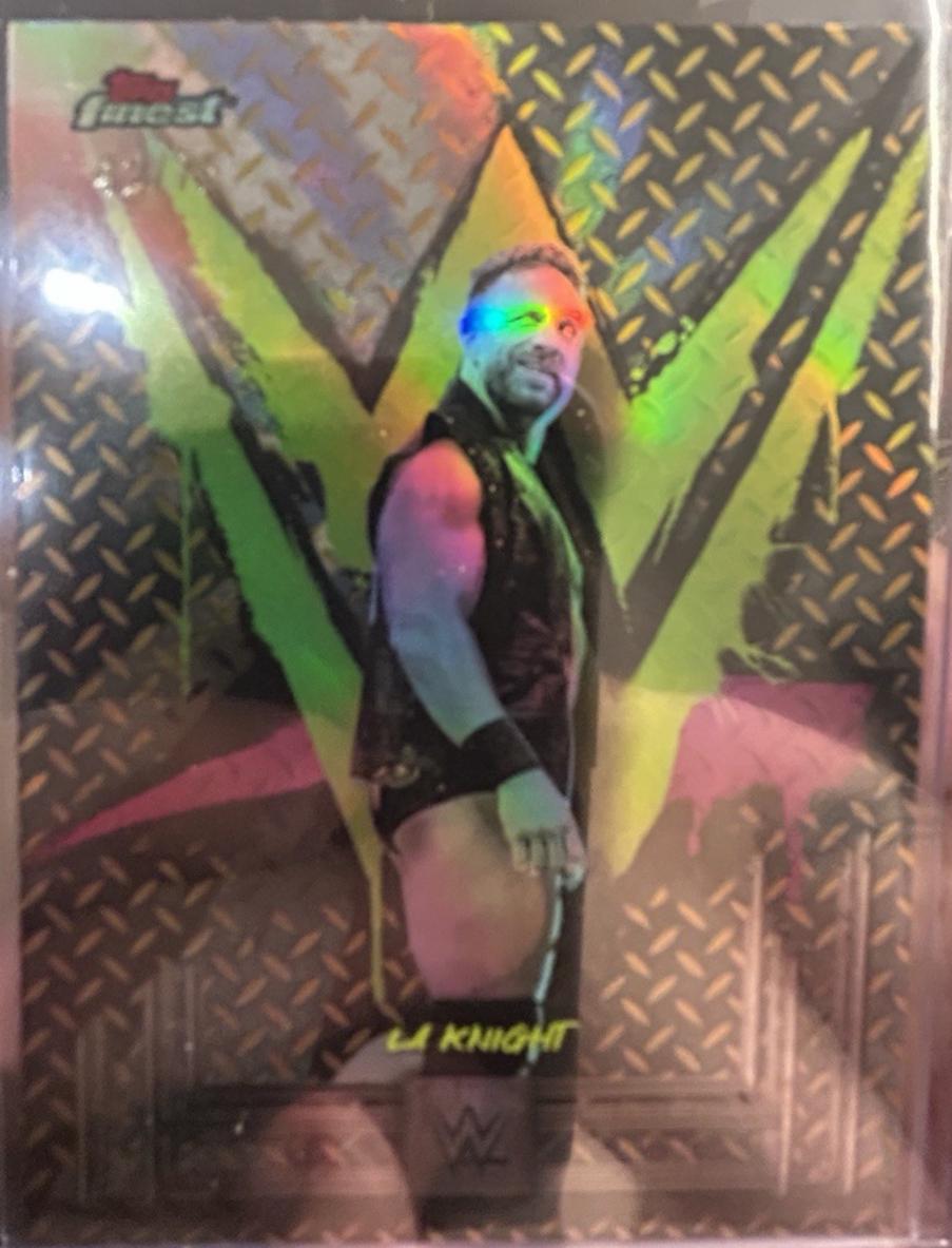 LA Knight [Gold Refractor] #98