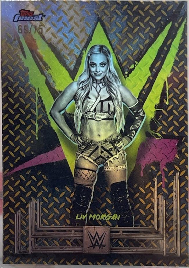 Liv Morgan [Gold Refractor] #80