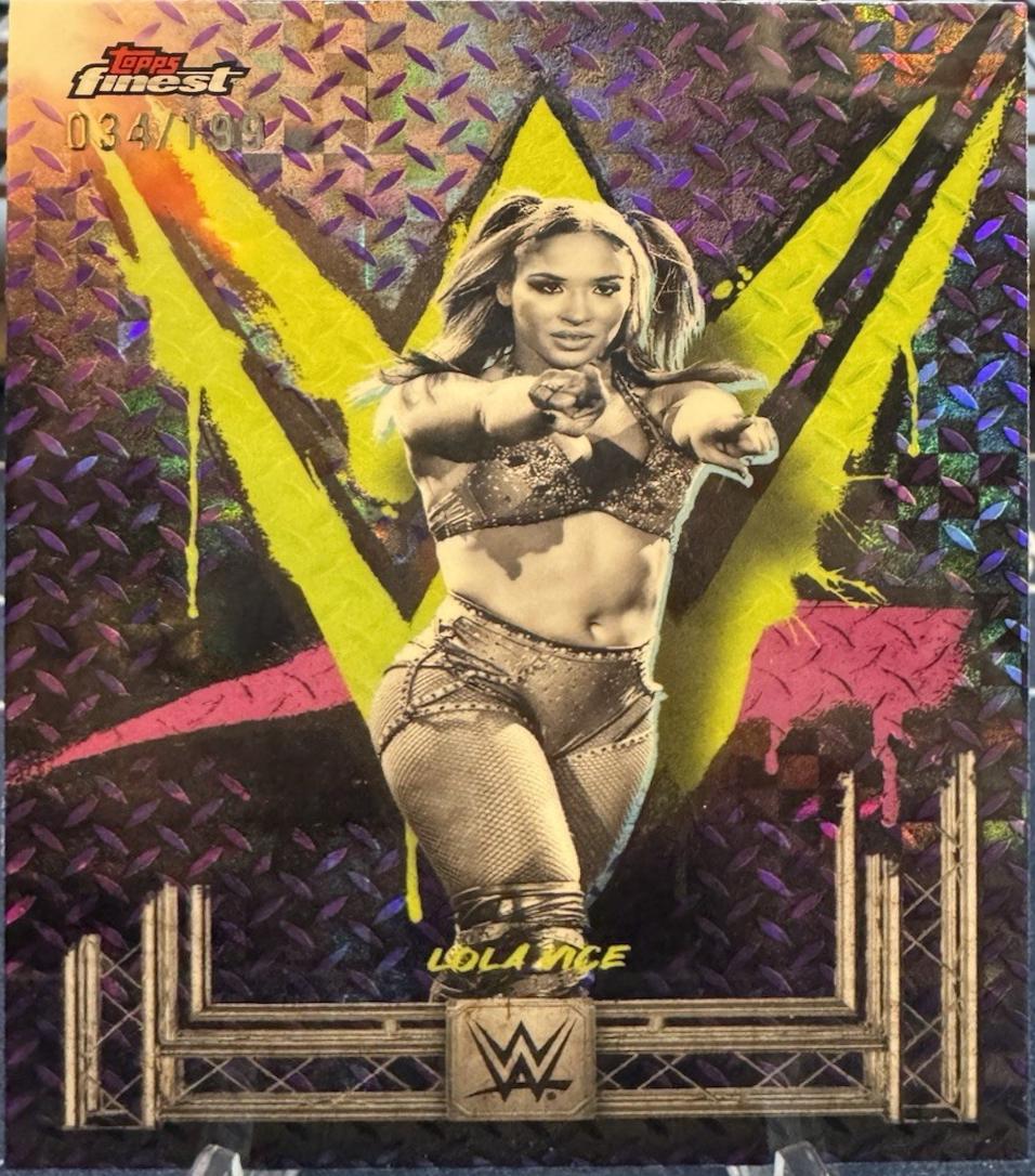 Lola Vice [Purple Checkerboard Refractor] #62