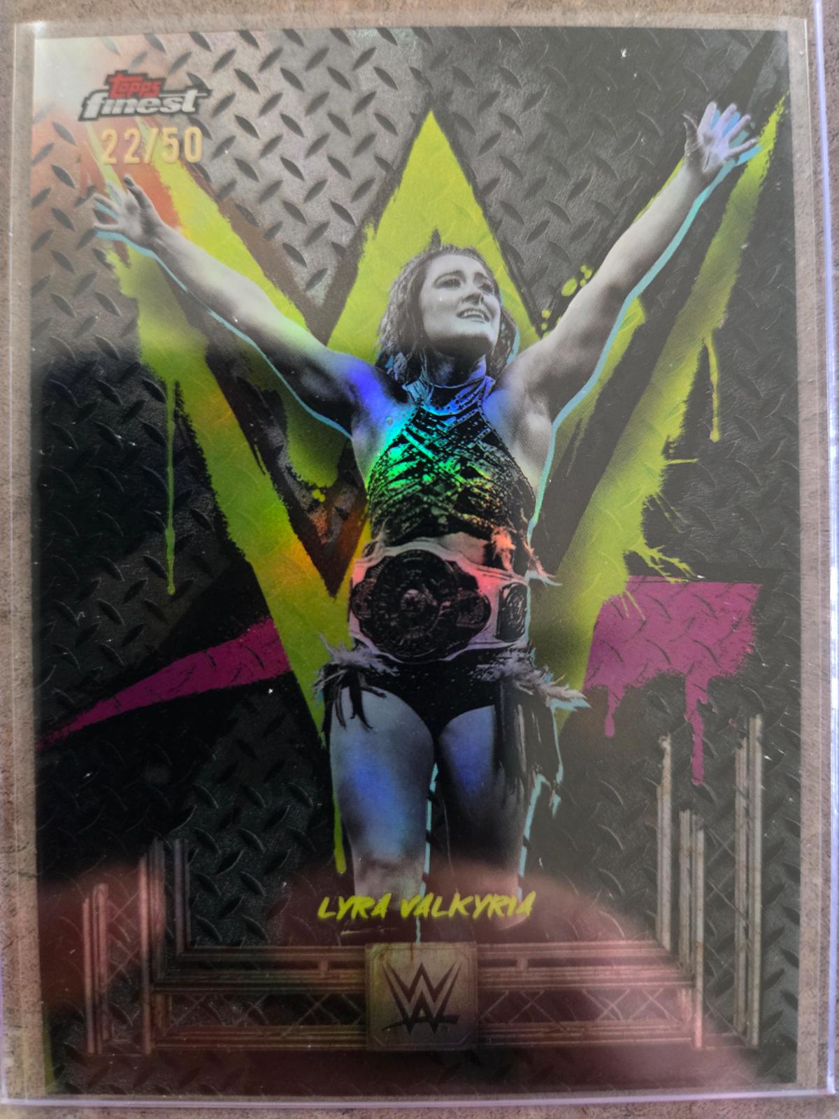 Lyra Valkyria [Black Refractor] #49