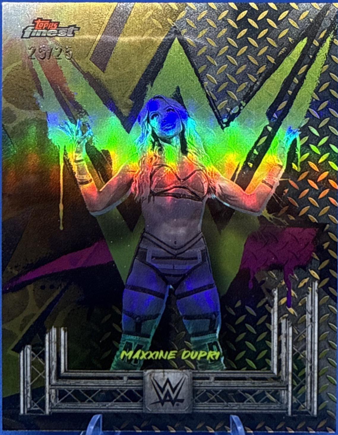 Maxxine Dupri [Gold Refractor] #131