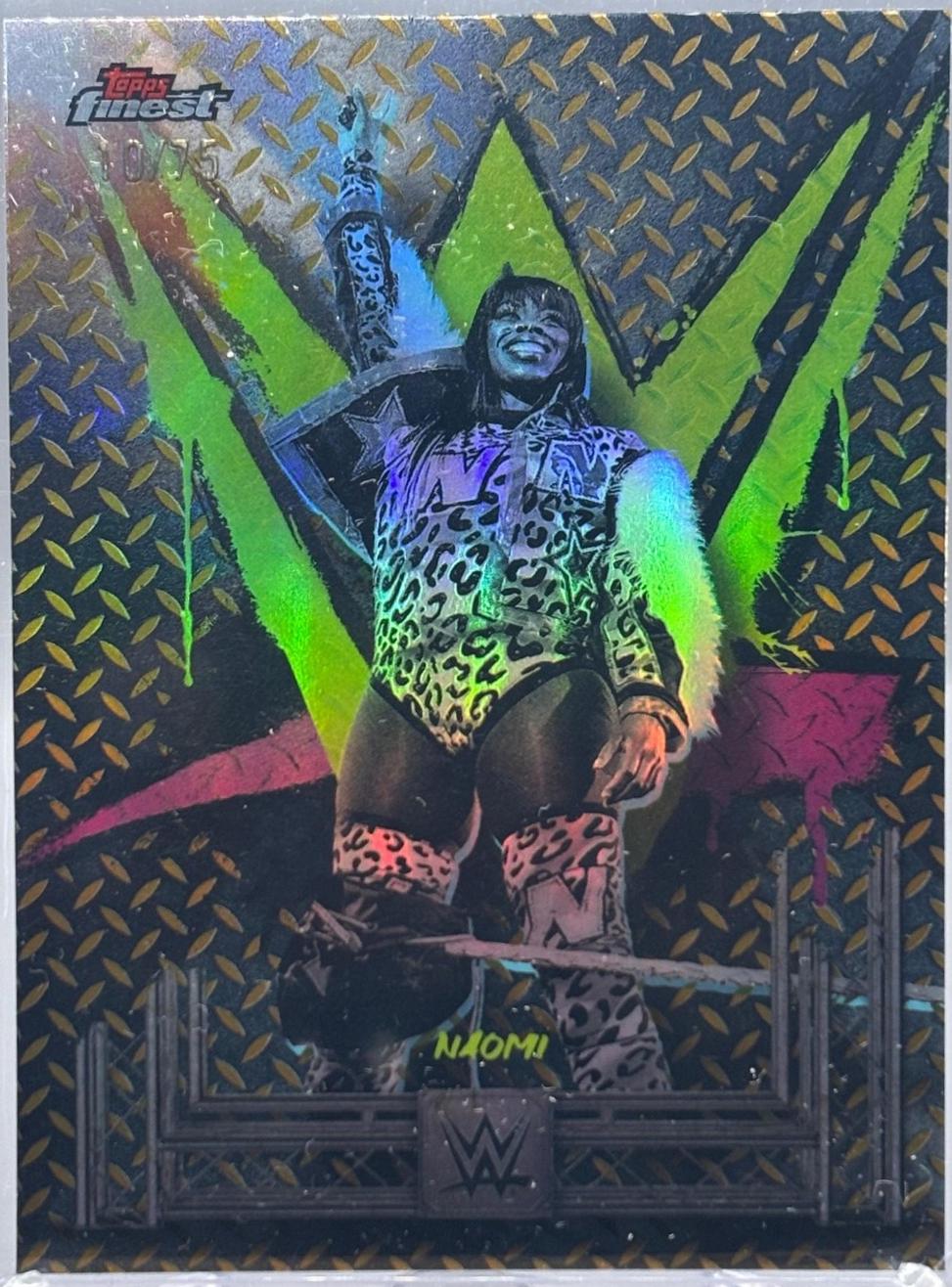 Naomi [Gold Refractor] #39