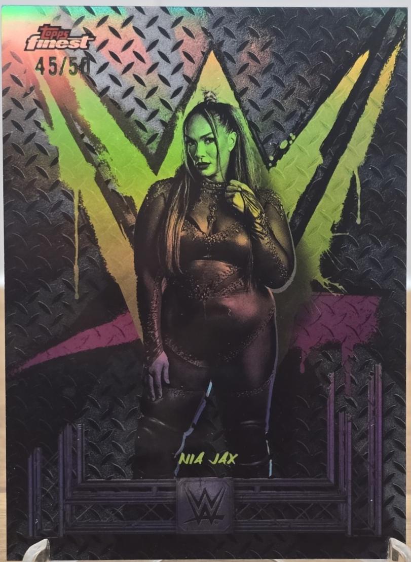 Nia Jax [Black Refractor] #66