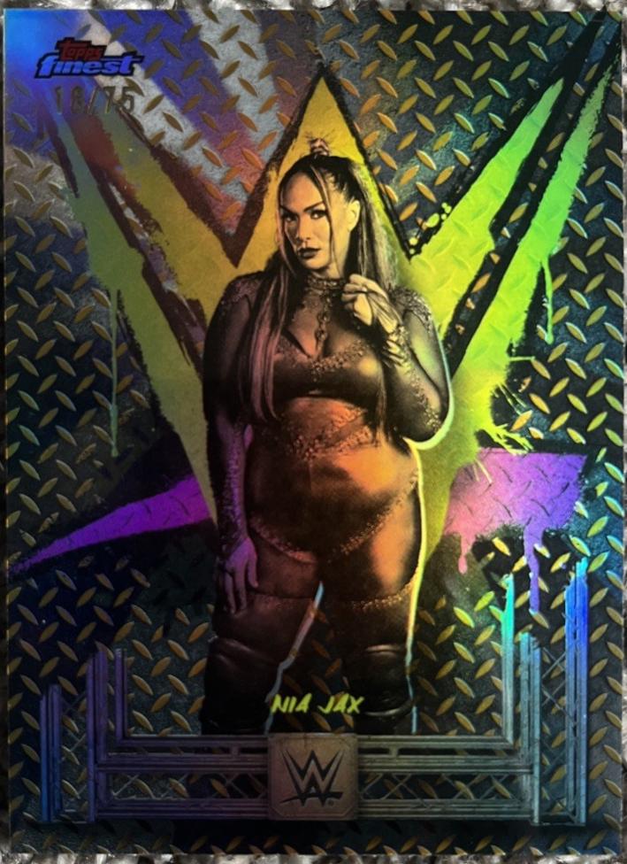 Nia Jax [Gold Refractor] #66