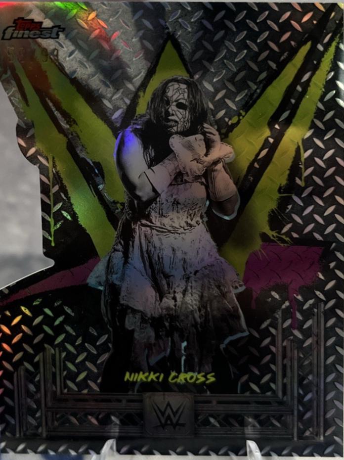 Nikki Cross [Die-Cut Refractor] #64