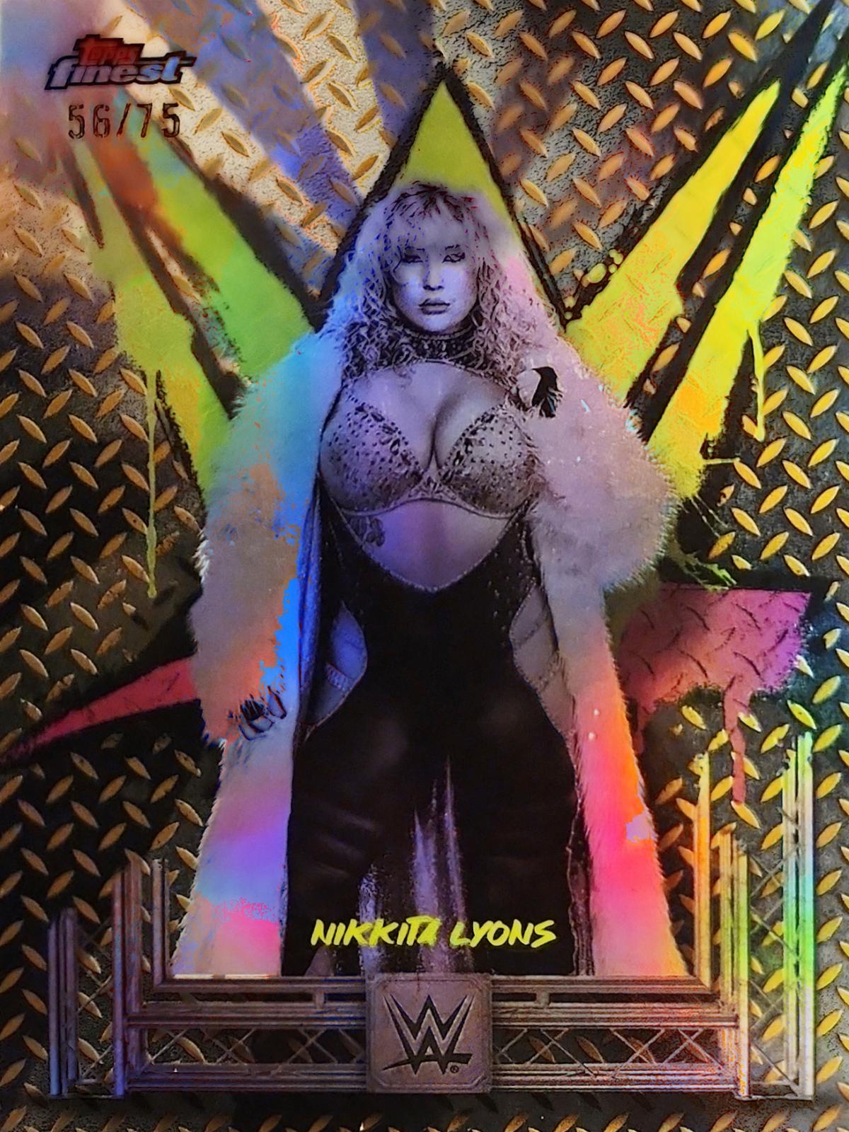 Nikkita Lyons [Gold Refractor] #69