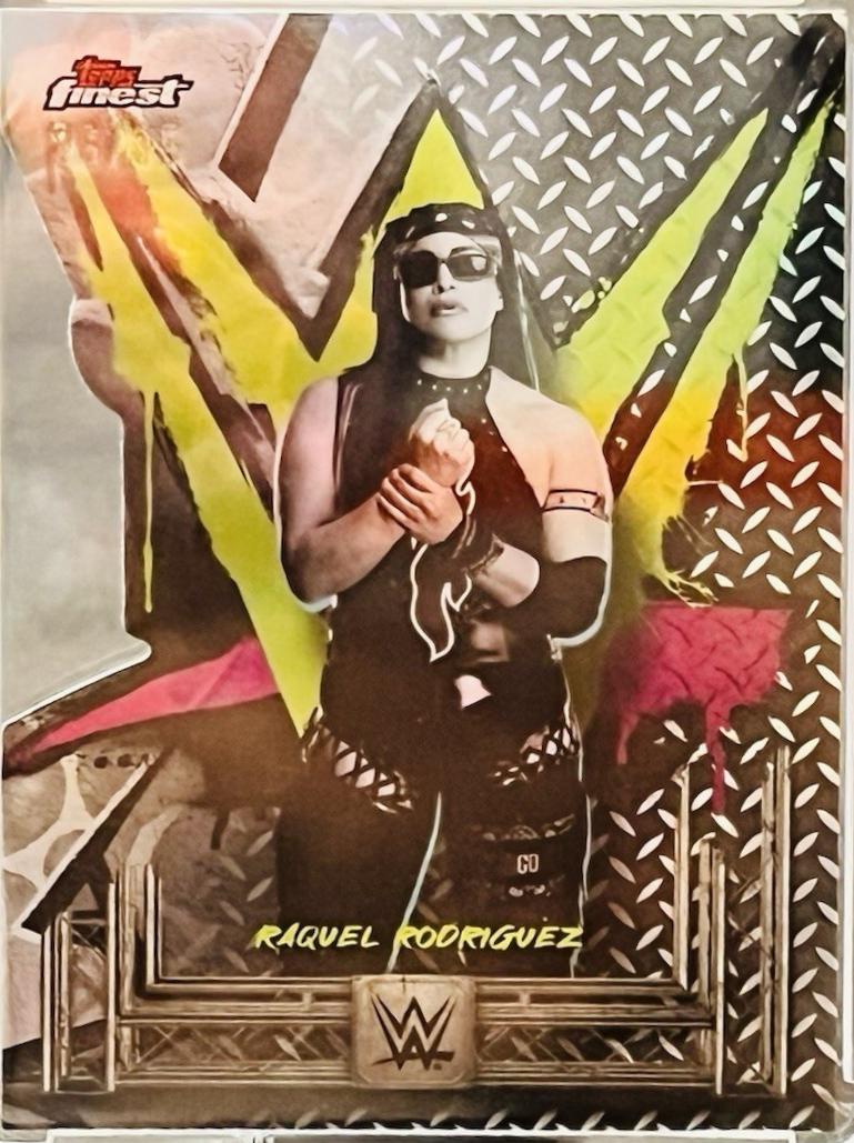 Raquel Rodriguez [Die-Cut Refractor] #165