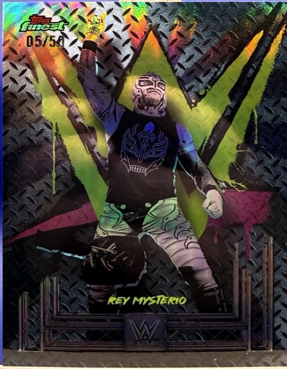 Rey Mysterio [Black Refractor] #54