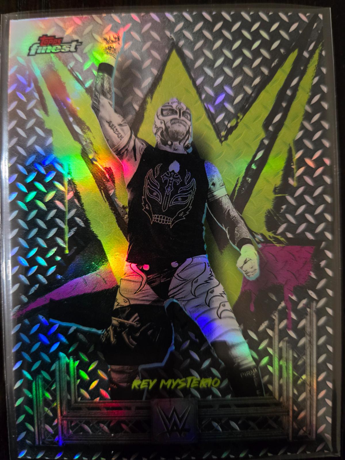 Rey Mysterio [Refractor] #54