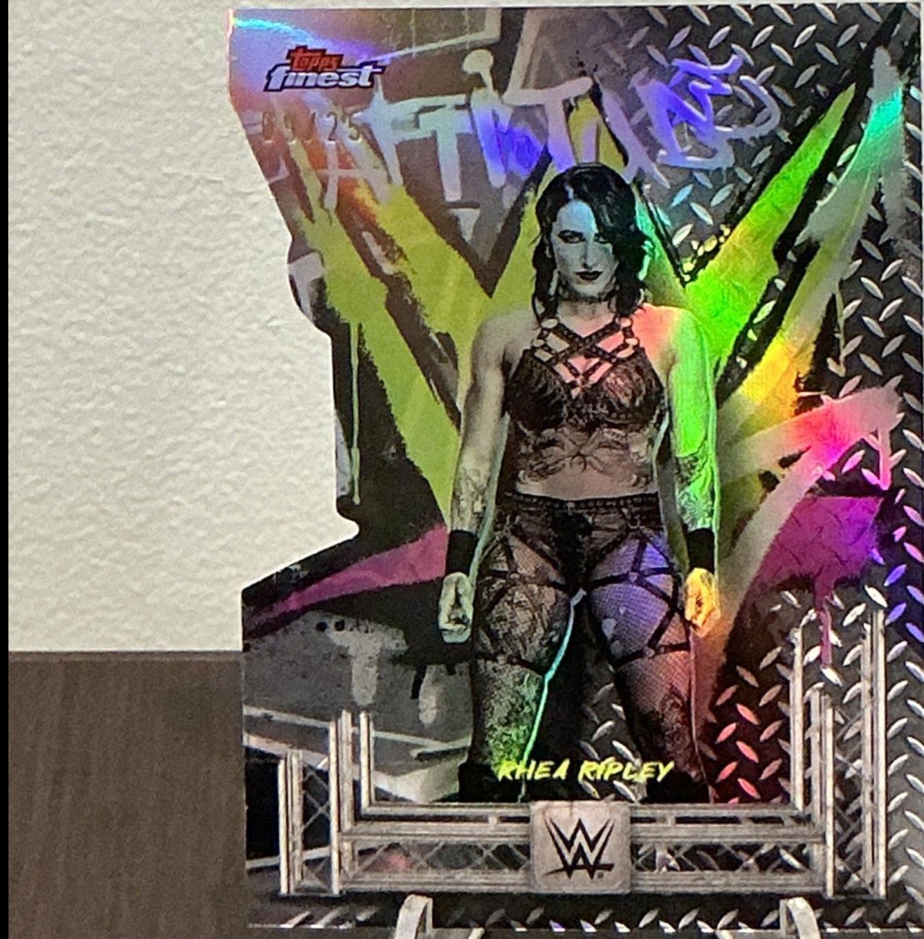 Rhea Ripley [Die-Cut Refractor] #260