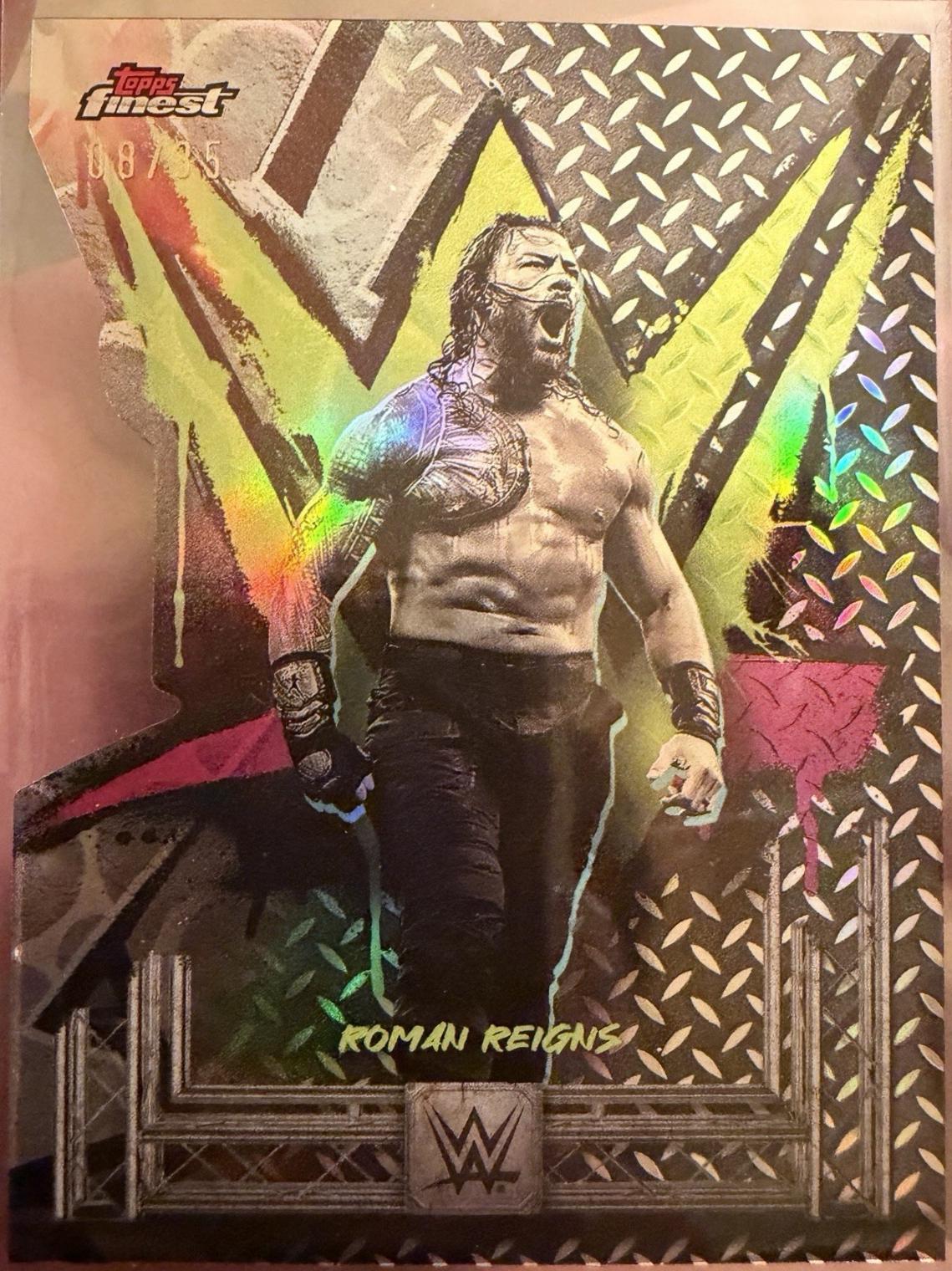 Roman Reigns [Die-Cut Refractor] #101