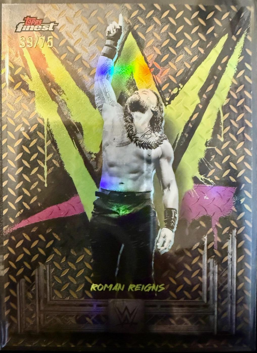 Roman Reigns [Gold Refractor] #1