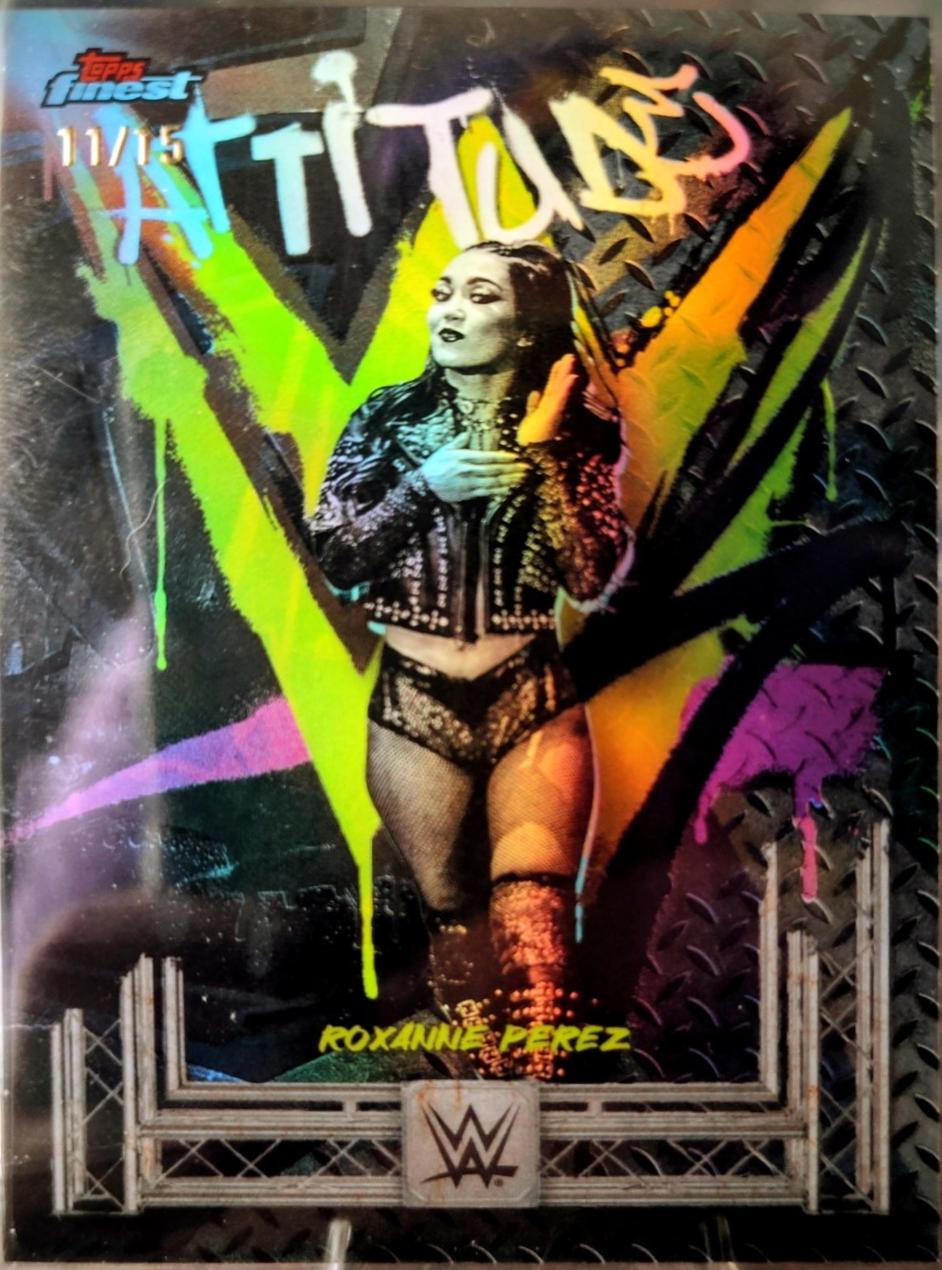 Roxanne Perez [Black Refractor] #253