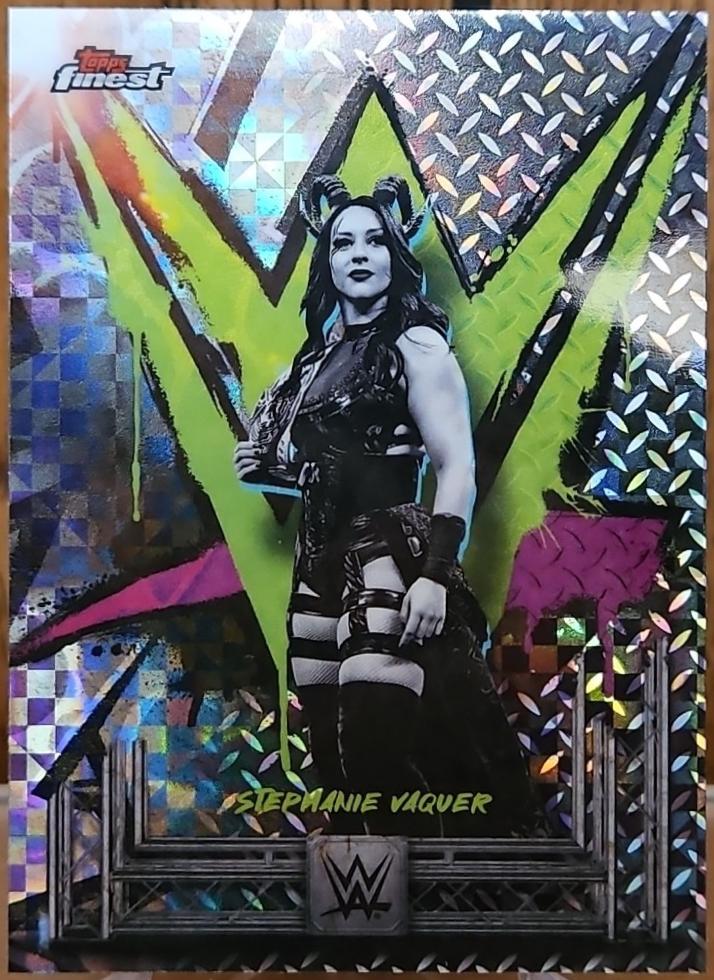 Stephanie Vaquer [Checkerboard Refractor] #151