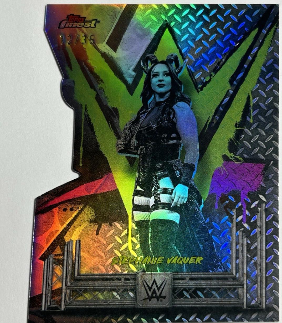 Stephanie Vaquer [Die-Cut Refractor] #151