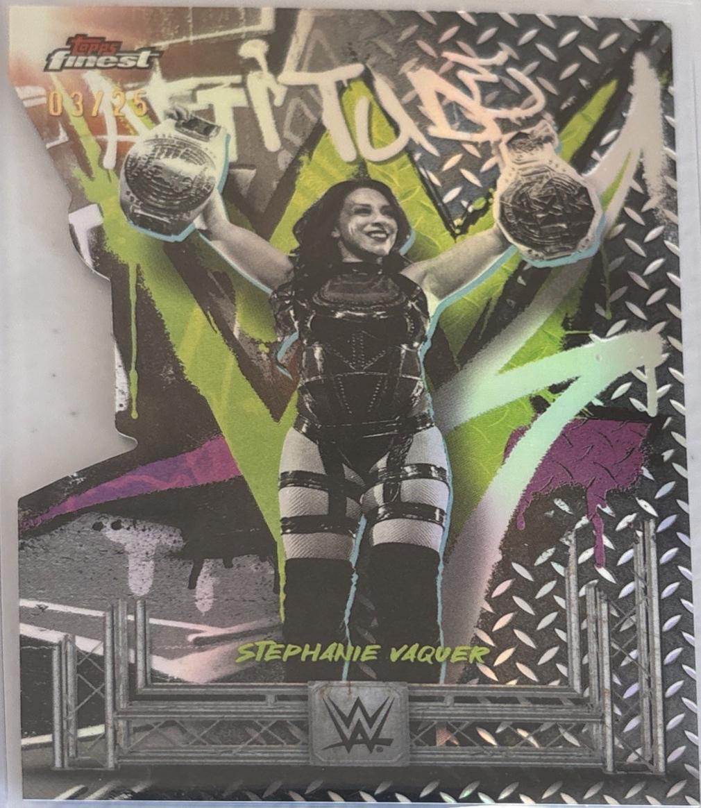 Stephanie Vaquer [Die-Cut Refractor] #247