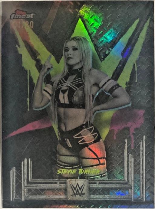 Stevie Turner [Black Refractor] #175