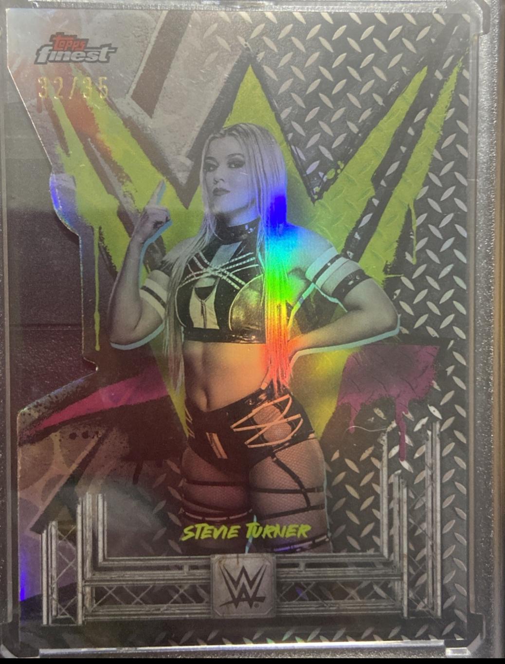 Stevie Turner [Die-Cut Refractor] #175
