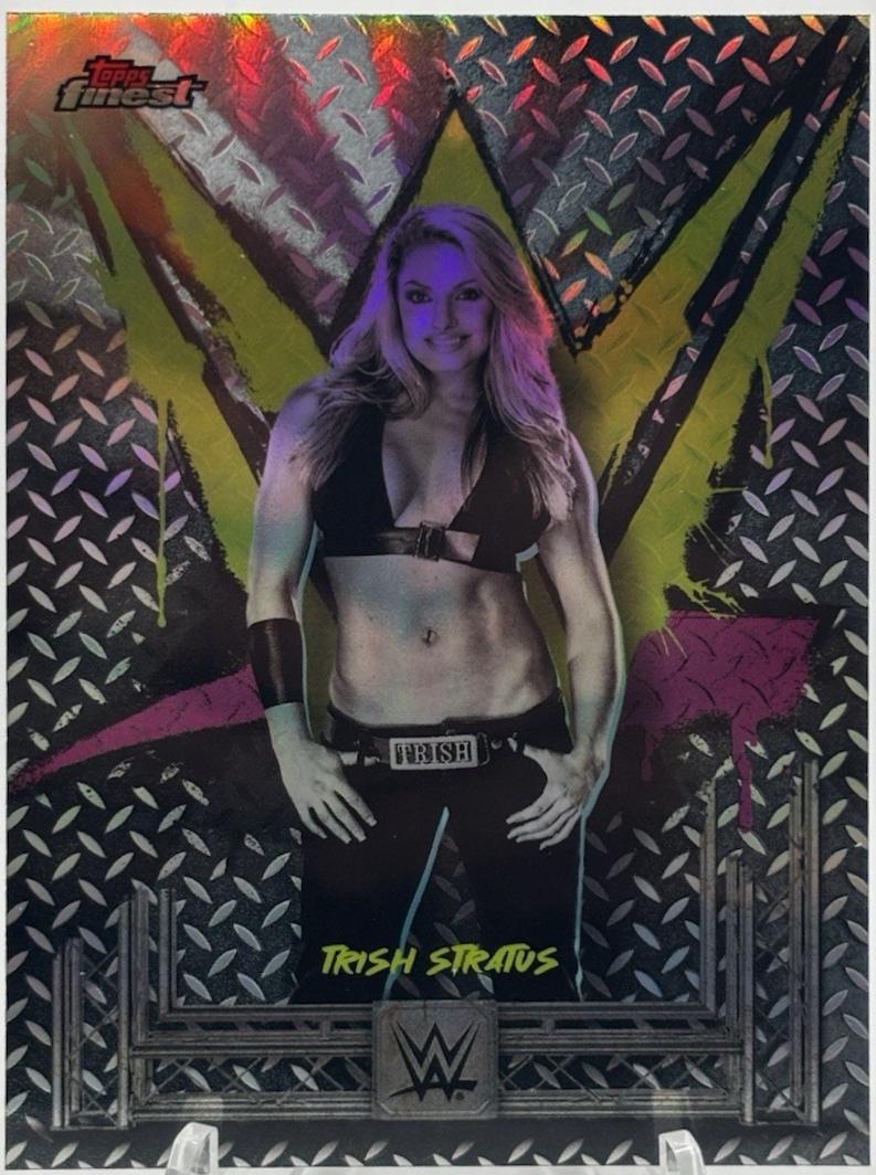 Trish Stratus [Refractor] #14