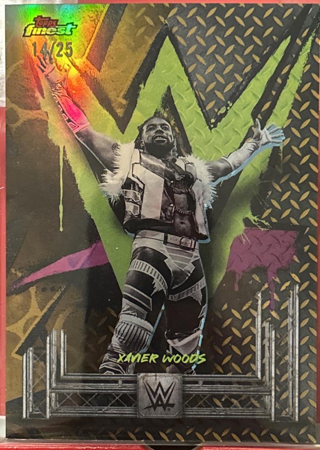 Xavier Woods [Gold Refractor] #142