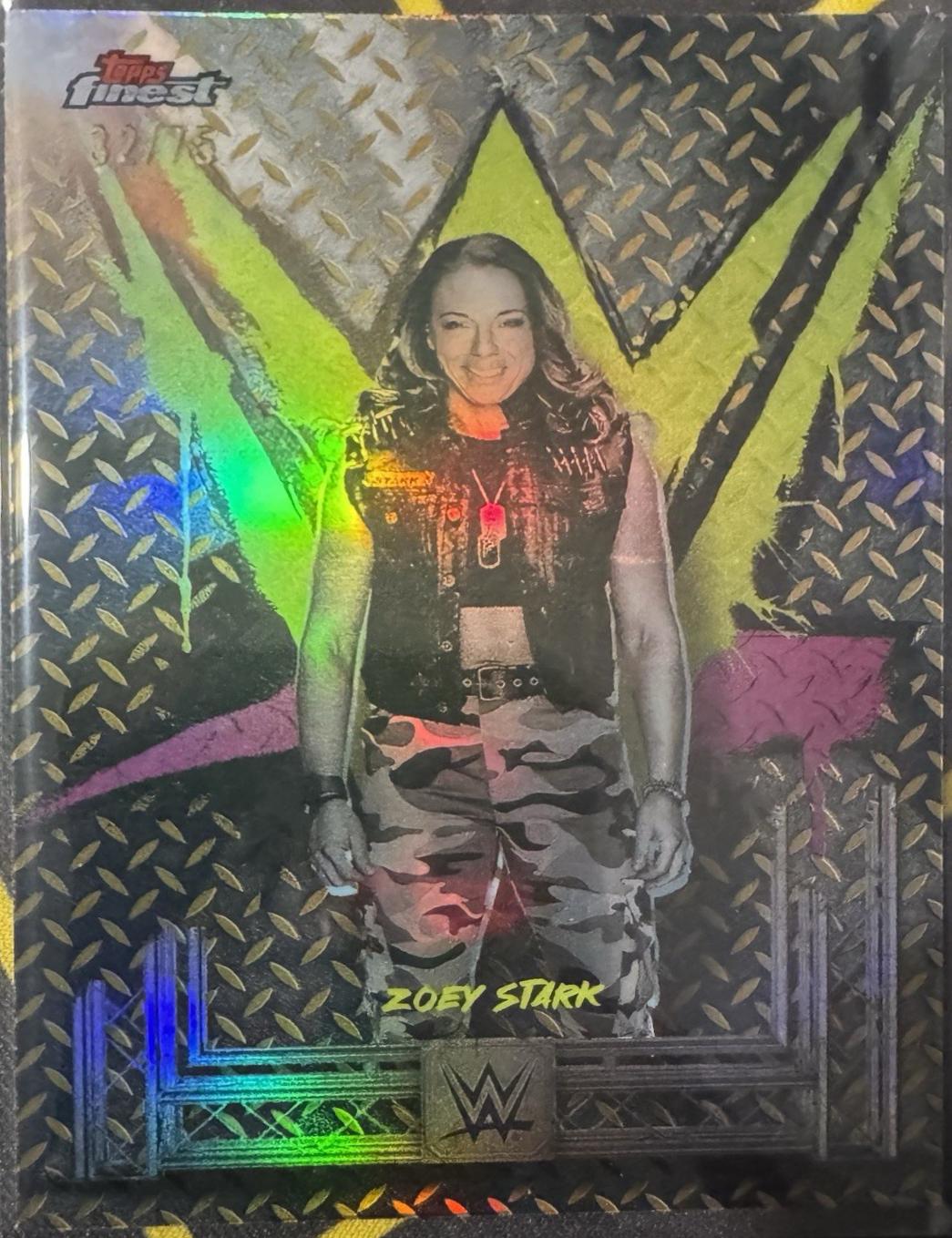 Zoey Stark [Gold Refractor] #72