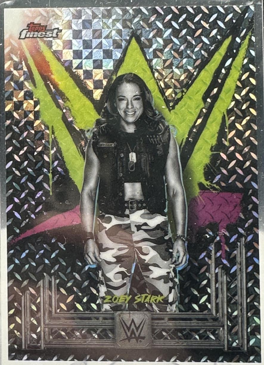 Zoey Stark [Refractor] #72