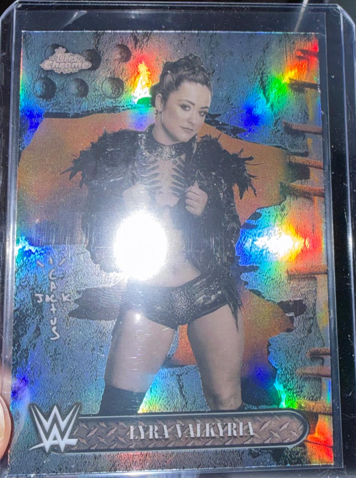 Lyra Valkyria [Refractor] #51