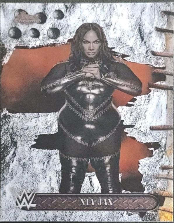 Nia Jax [White Refractor] #13