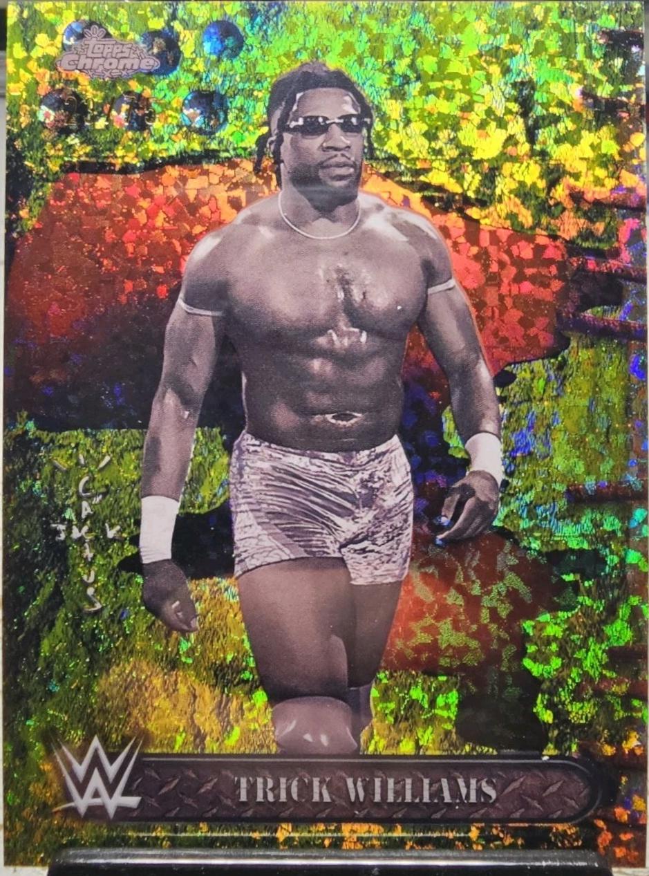 Trick Williams [Yellow Mini Diamonds Refractor] #32