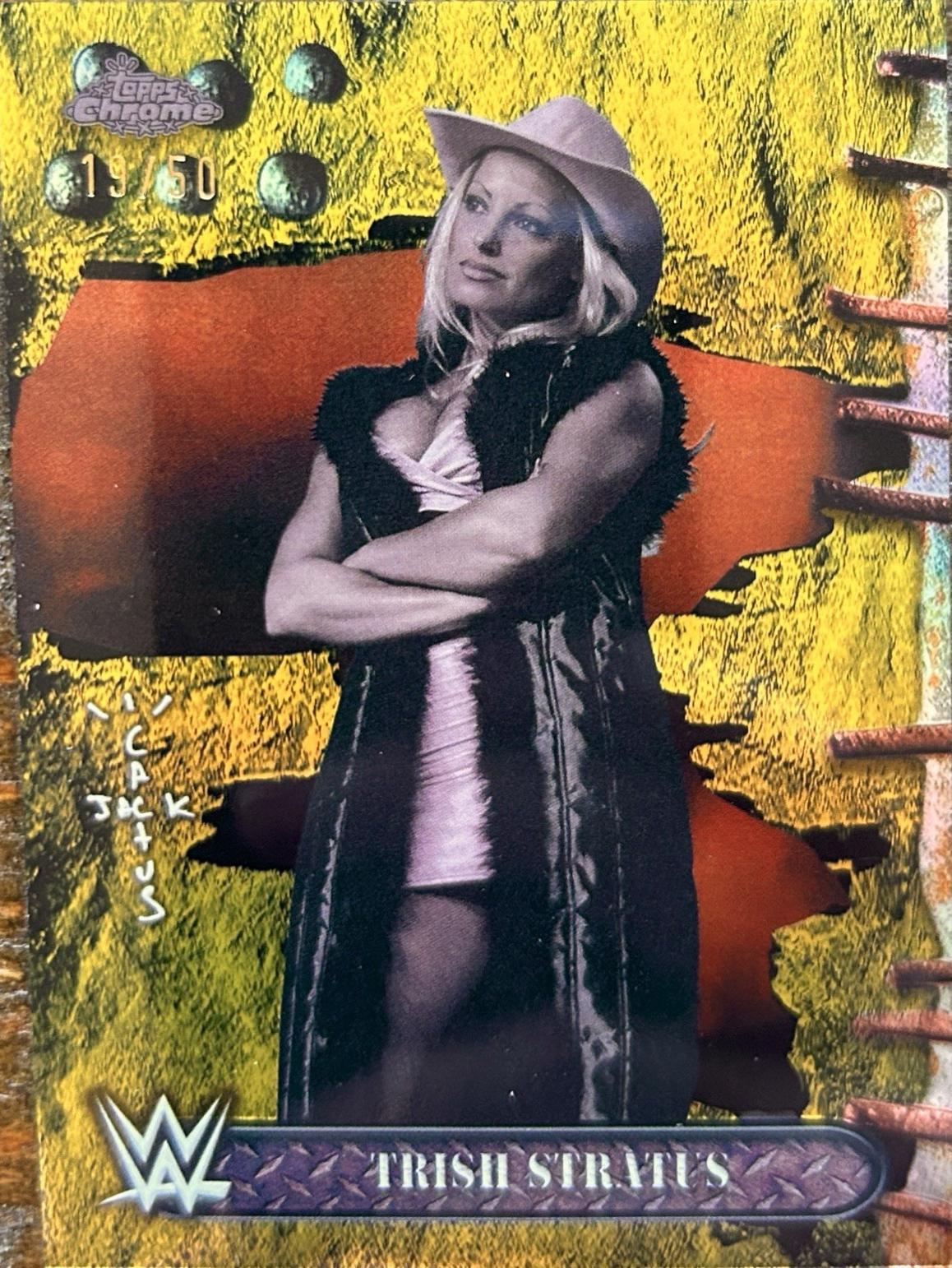 Trish Stratus [Gold Refractor] #9