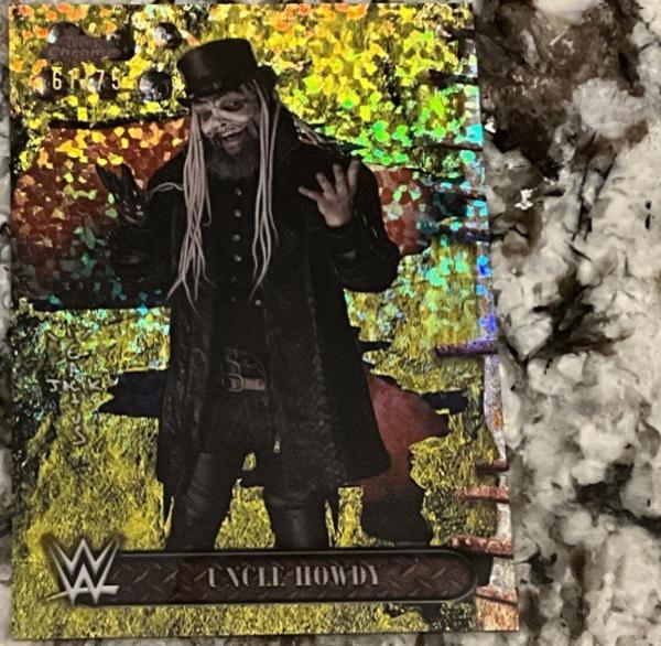Uncle Howdy [Yellow Mini Diamonds Refractor] #28
