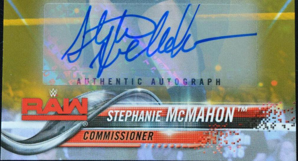 Stephanie McMahon [Gold Autograph] #86