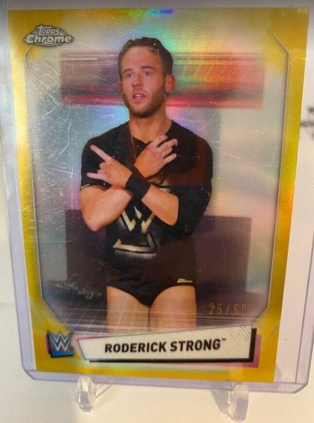 Roderick Strong [Gold Refractor] #93