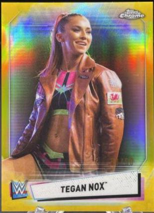 Tegan Nox [Gold Refractor] #97