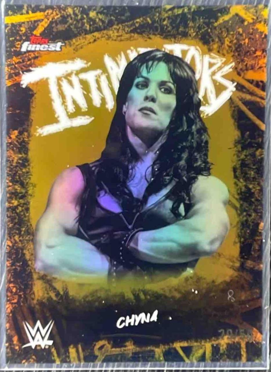 Chyna [Gold Refractor] #INT-CN