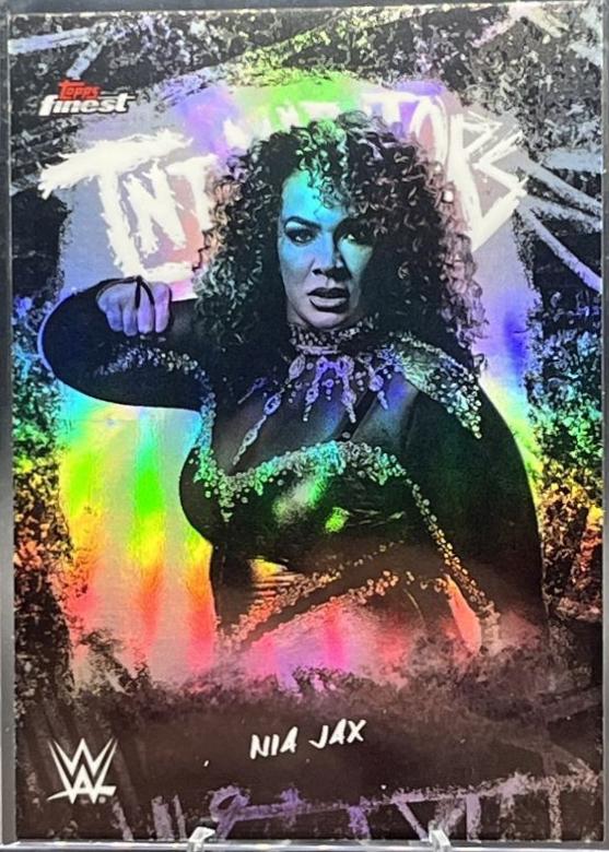 Nia Jax [Refractor] #INT-NJ
