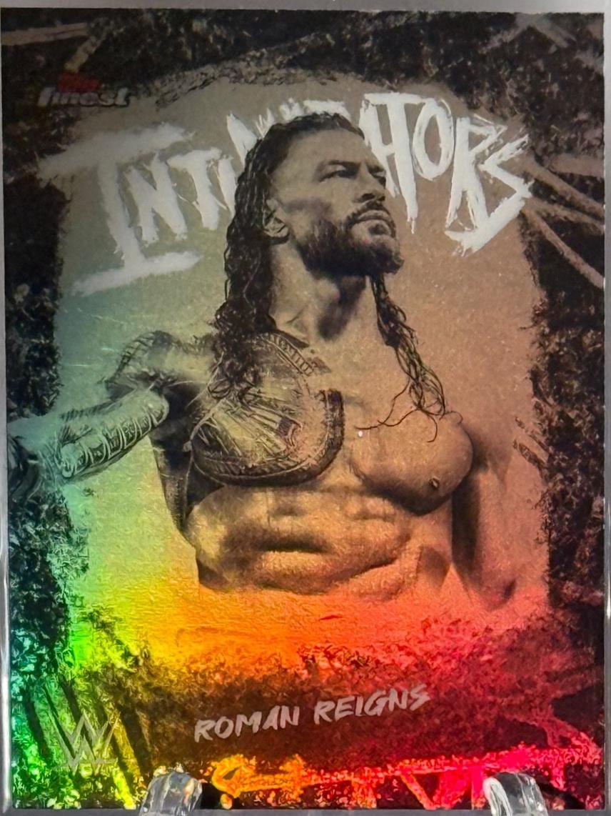 Roman Reigns [Refractor] #INT-RM