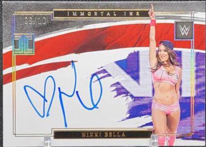 Nikki Bella [Holo Gold] #IM-NBL