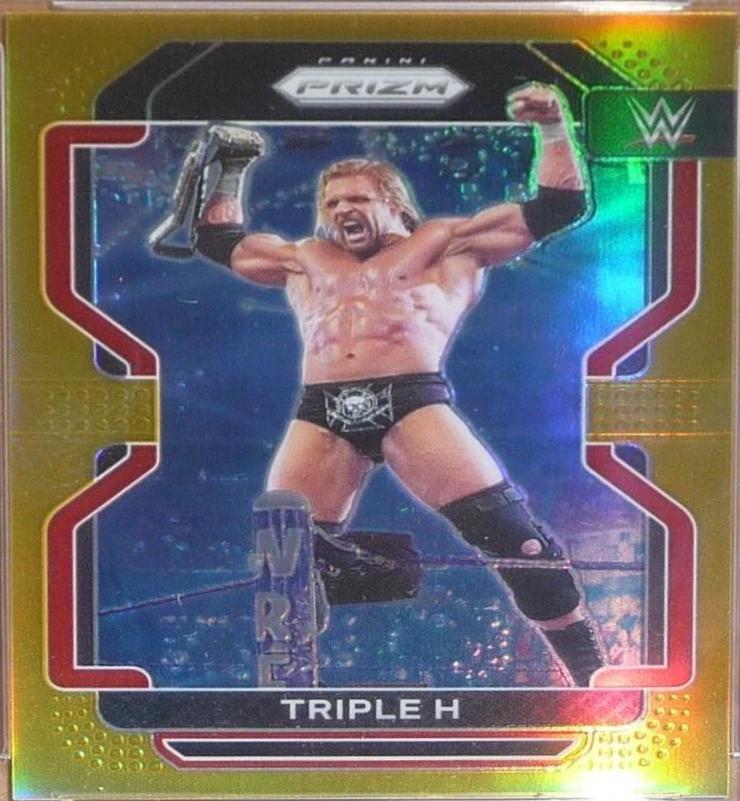 Triple H [Gold Prizm] #9