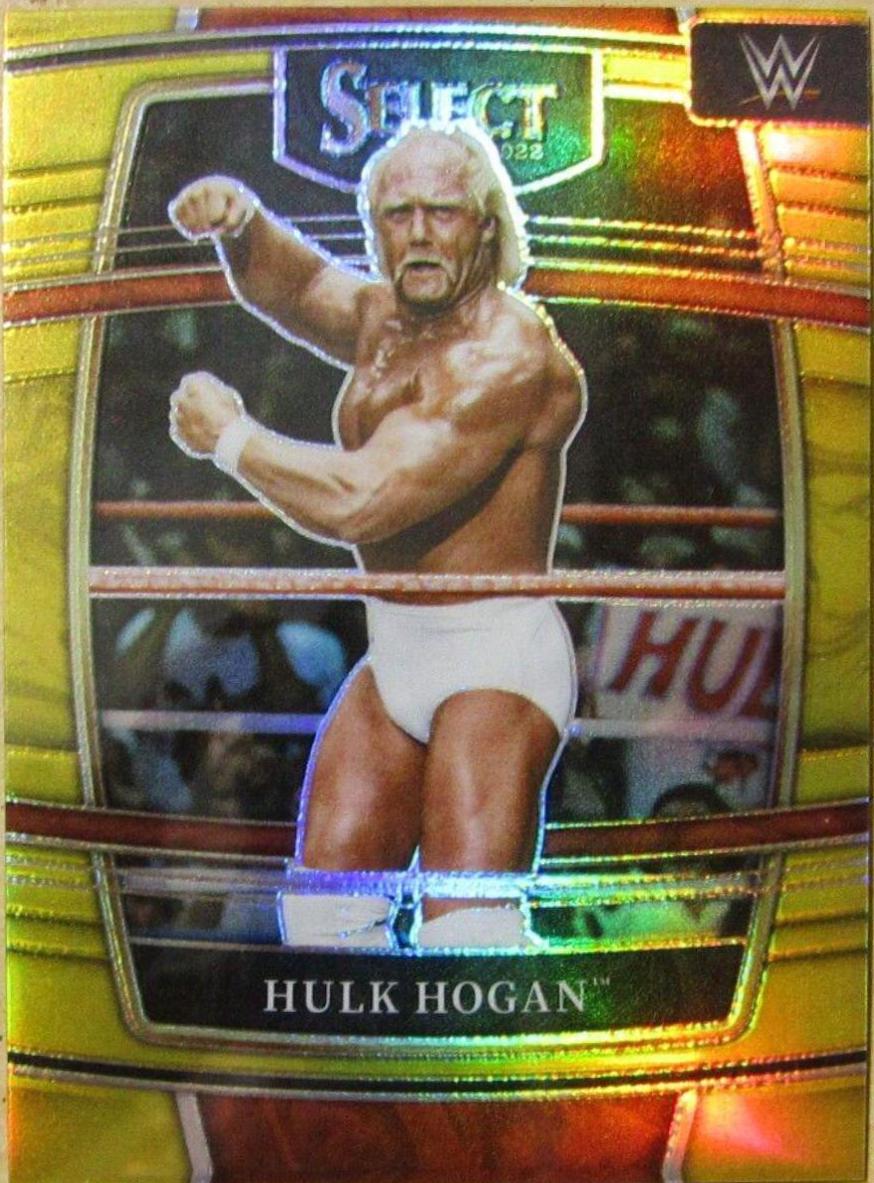 Hulk Hogan [Gold Prizm] #69