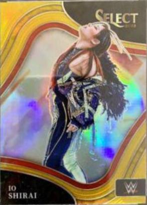 Io Shirai [Gold Prizm] #210
