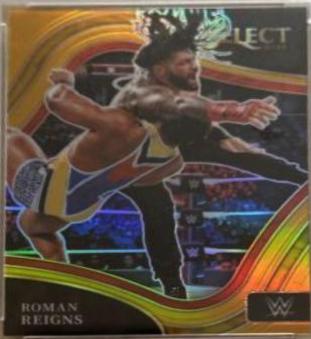Roman Reigns [Gold Prizm] #255