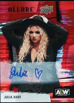 Julia Hart [Autograph Red] #15