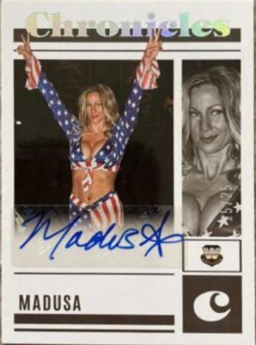 Madusa [Holo Silver] #32