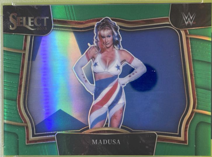 Madusa [Green] #300